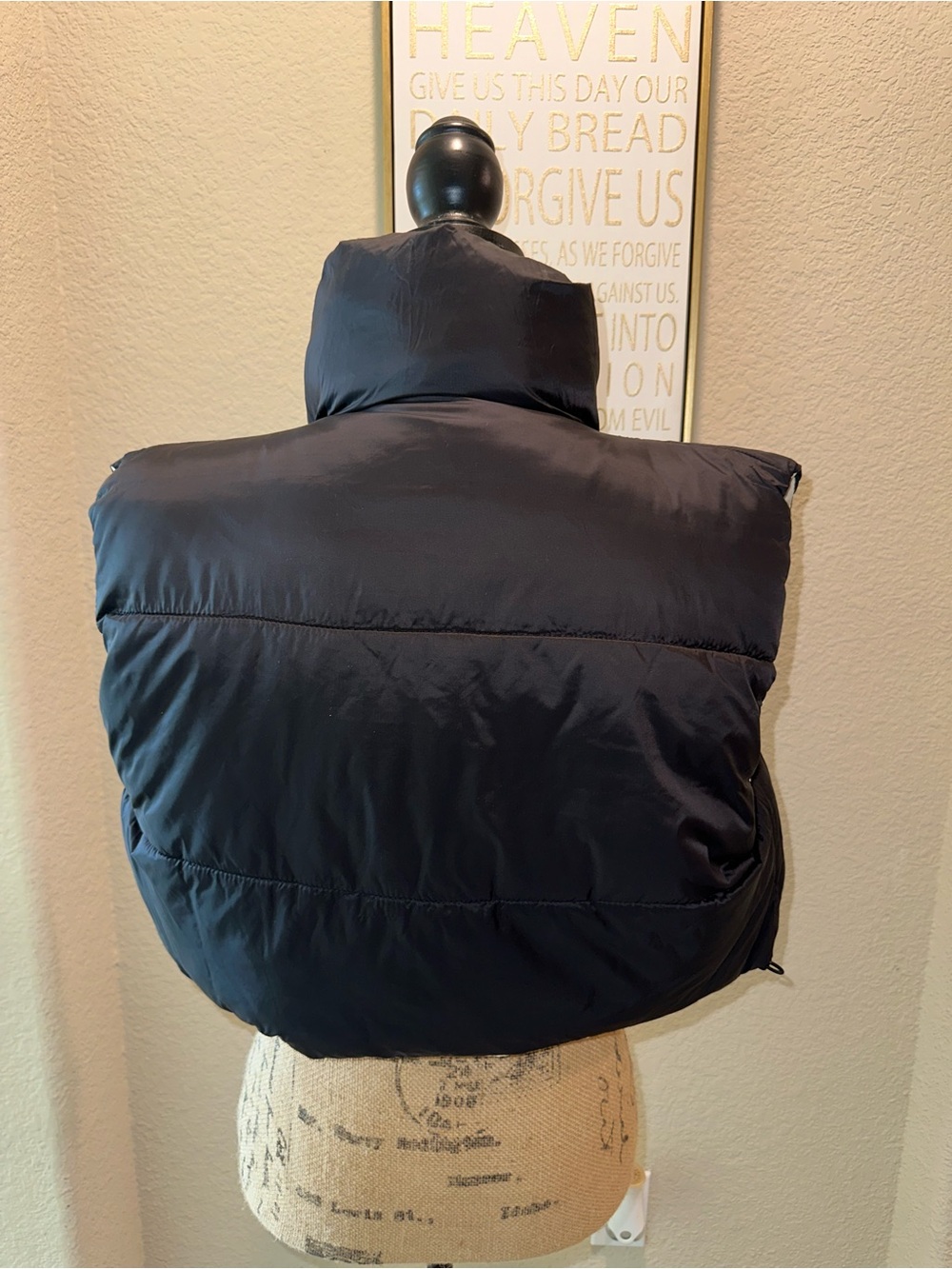 H&M Reversible Puffer Vest in Cream and Black - Picture 5 of 8